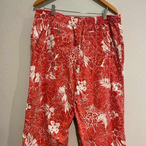 Chico’s capri pants with pockets. Deep coral/white tropical pattern. Size 3 - Picture 2 of 8